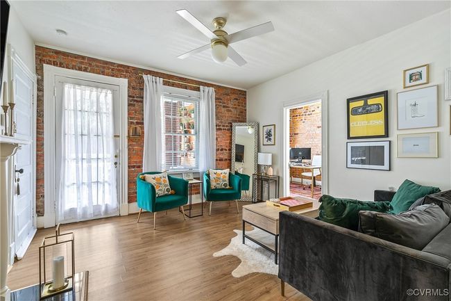 Living room towards front | Image 7
