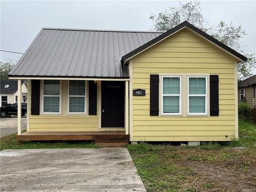 216 Hugh St, Sinton, TX, 78387-3329 | Card Image