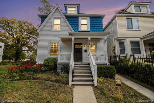 2144 Fischer St, Detroit, MI, 48214-2853 | Card Image