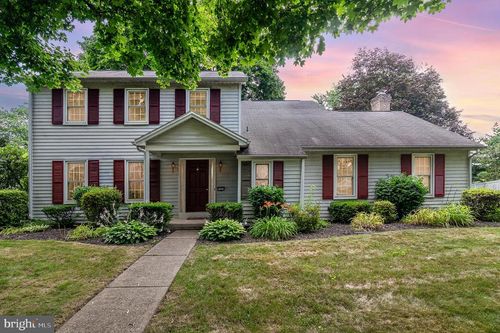 5221 Meadowbrook Dr, MECHANICSBURG, PA, 17050-6833 | Card Image