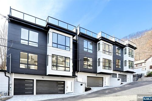 1456 River Rd, Edgewater, NJ, 07020-1881 | Card Image