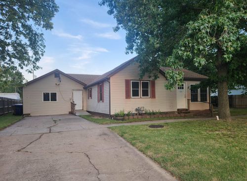 610 N Lincoln St, Belle Plaine, KS, 67013-1307 | Card Image