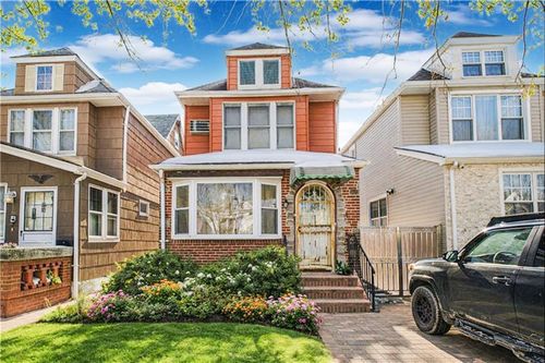 6252 80th Rd, Glendale, NY, 11385-6828 | Card Image