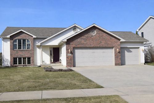 602 Stonehaven Drive Drive, SUN PRAIRIE, WI, 53590 | Card Image