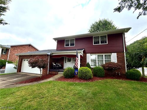 225 Country Club Blvd, Weirton, WV, 26062-9681 | Card Image