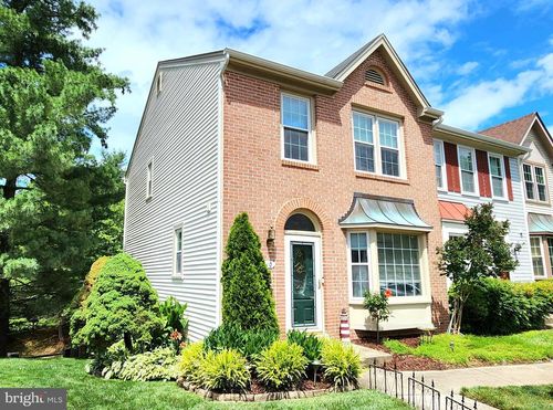 6910 Compton Valley Ct, CENTREVILLE, VA, 20121-5012 | Card Image