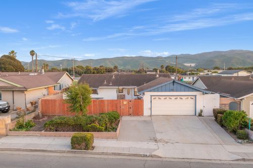 1504 W Airport Avenue, Lompoc, CA, 93436 | Card Image