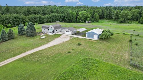 20190 6 Mile Rd, Reed City, MI, 49677-8381 | Card Image