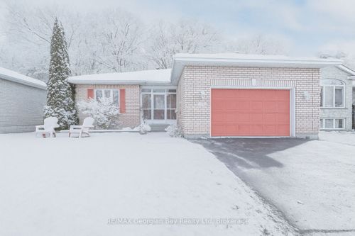 925 Dominion Ave, Midland, ON, L4R4W2 | Card Image