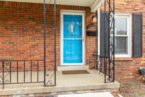 1225 4th St, Royal Oak, MI, 48067-2975 | Card Image
