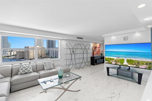 121 Golden Isles Dr, Hallandale Beach, FL, 33009-5887 | Card Image