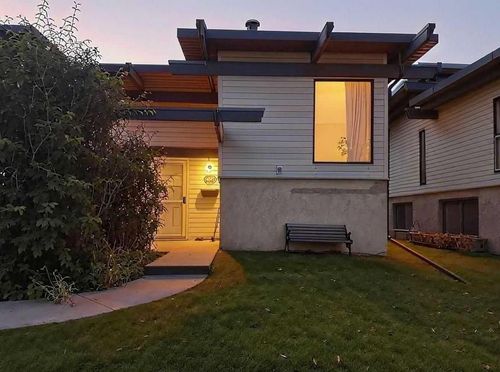 22a-333 Braxton Pl Sw, Calgary, AB, T2W2E7 | Card Image