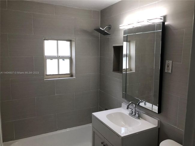 APT-4 - 4017 Sw 24 Th St, Condo with 2 bedrooms, 1 bathrooms and null parking in West Park FL | Image 6