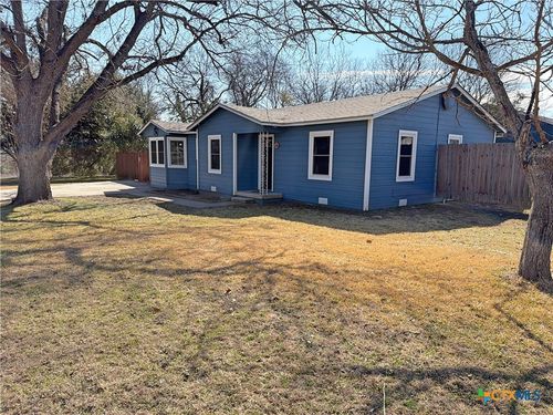 1001 E Main St, Little River Academy, TX, 76554-2611 | Card Image