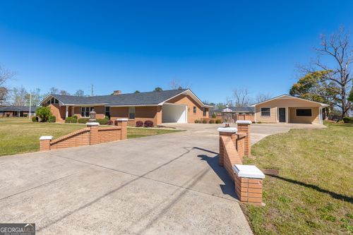 201 Greenwood Dr, Glennville, GA, 30427-3046 | Card Image