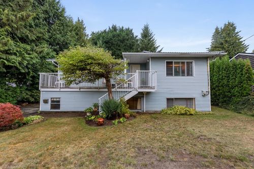 674 Blue Mountain St, Coquitlam, BC, V3J4R6 | Card Image