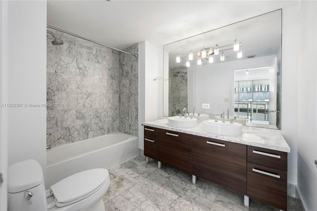 APT-612 - 253 Ne 2 Nd St, Condo with 1 bedrooms, 2 bathrooms and null parking in Miami FL | Image 6