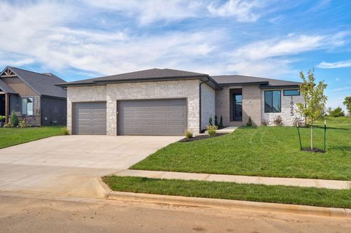 1825 E Skyline Ave, Ozark, MO, 65721-6921 | Card Image