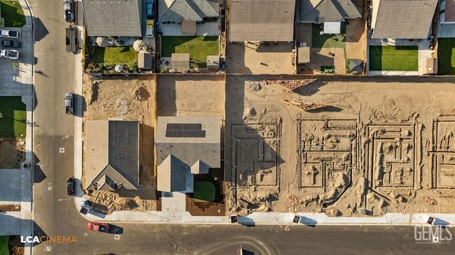 711 Sammy Way, Home with 4 bedrooms, 1 bathrooms and null parking in Shafter CA | Image 19