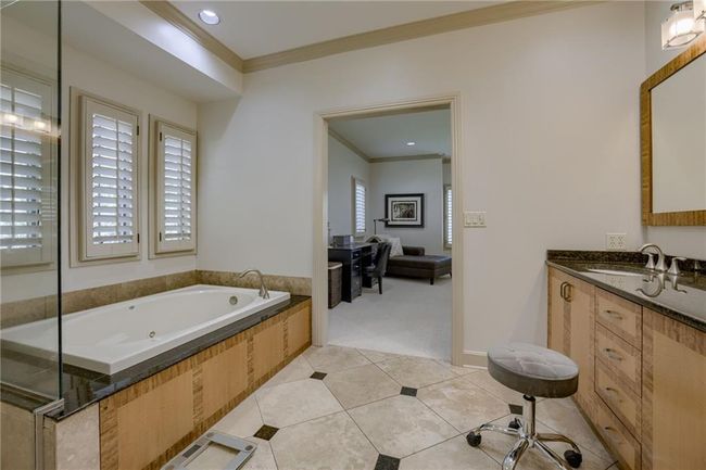 9717 Overbrook Rd, House other with 5 bedrooms, 5 bathrooms and null parking in Leawood KS | Image 18