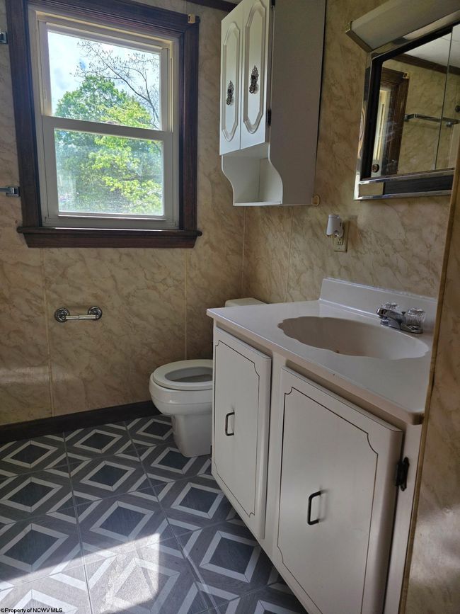 112 Center St, House other with 3 bedrooms, 1 bathrooms and 3 parking in Kingwood WV | Image 13