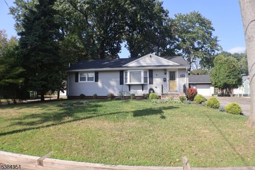 39 Kathleen Pl, Edison, NJ, 08817-5018 | Card Image