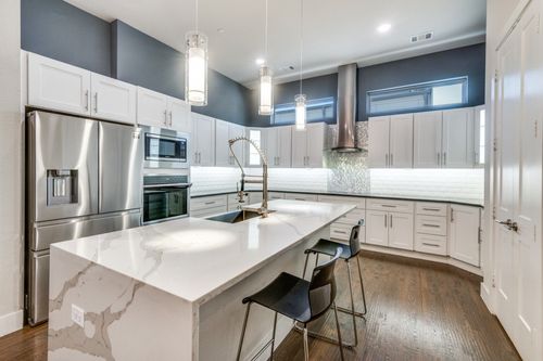 102-3170 Carmel St, Dallas, TX, 75204-6124 | Card Image