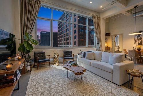 305-700 Washington Ave N, Minneapolis, MN, 55401-1565 | Card Image