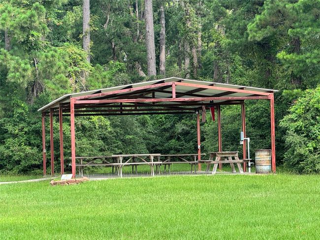 Covered pavillion for picnics or meetings | Image 11