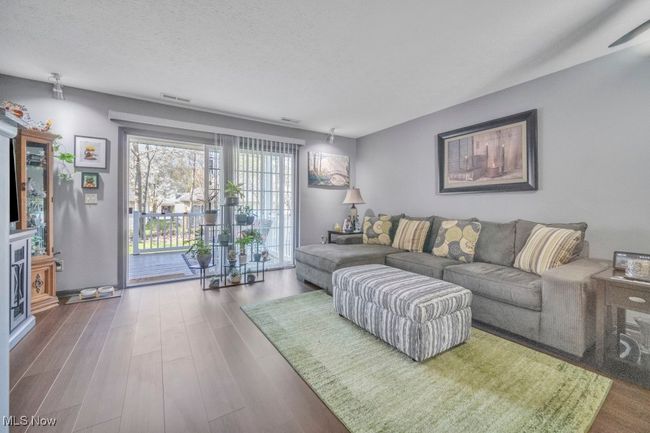 15730 Foxglove Ln, Townhouse with 2 bedrooms, 2 bathrooms and null parking in Middleburg Heights OH | Image 4