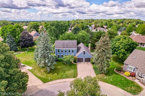 7 Rupprecht Ct, Frankenmuth, MI, 48734-9778 | Card Image