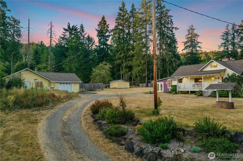 21614 Se May Valley Rd, Issaquah, WA, 98027-8570 | Card Image