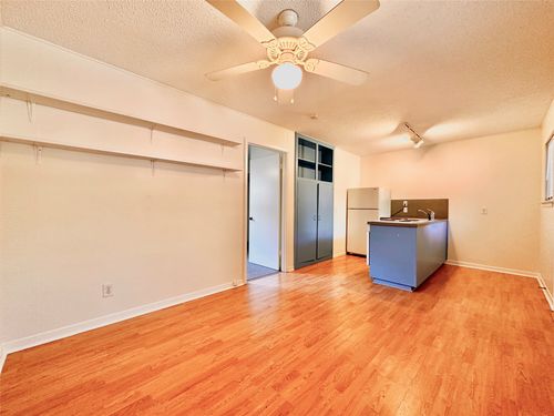 b-204-21g-2721 Hemphill Park, Austin, TX, 78705 | Card Image