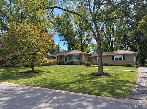 10904 Ridgecrest Dr, Saint Ann, MO, 63074-3440 | Card Image
