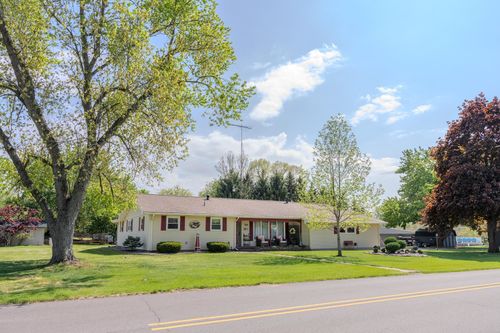 315 E Effie Mae St, North Webster, IN, 46555-9424 | Card Image