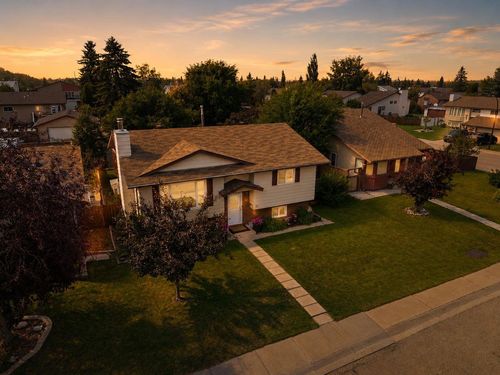 53 Reeves Cres, Red Deer, AB, T4P2Z4 | Card Image