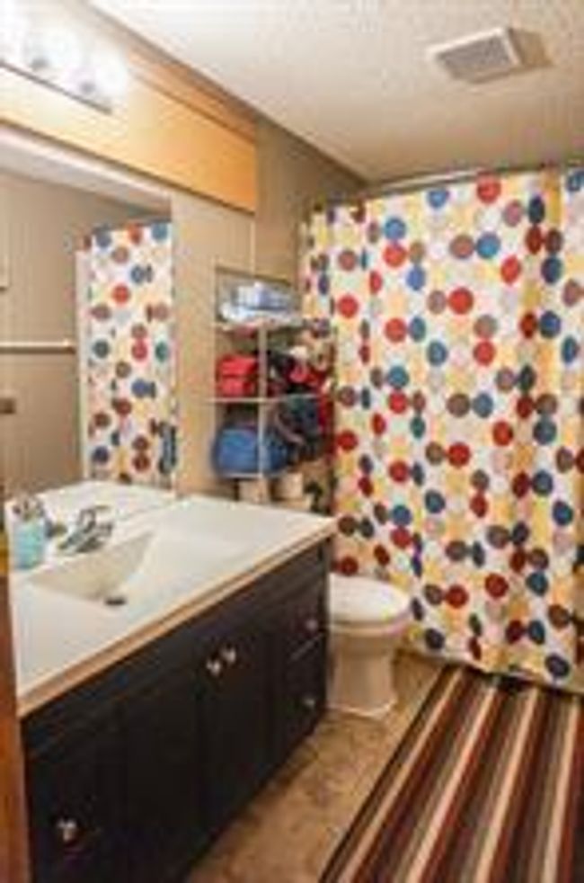 28 - 5800 46 St, Home with 2 bedrooms, 1 bathrooms and 2 parking in Olds AB | Image 14