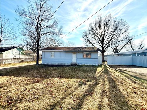 2105 N Karnes Ave, Cameron, TX, 76520-1056 | Card Image