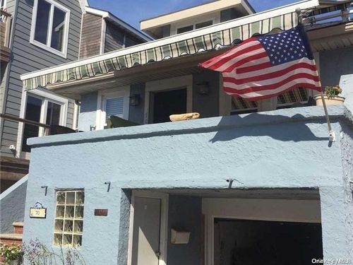 70 Kentucky St, Long Beach, NY, 11561-1230 | Card Image
