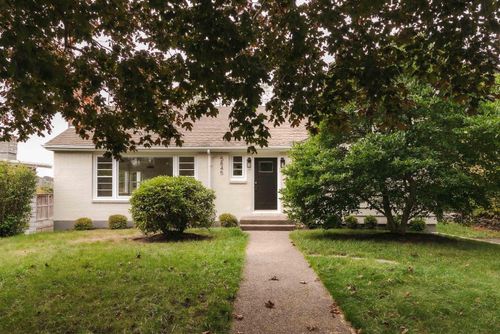 5845 Inglewood Dr, Halifax, NS, B3H1B2 | Card Image