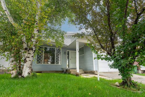 19 Cedargrove Place Sw, Calgary, AB, T2W4T8 | Card Image