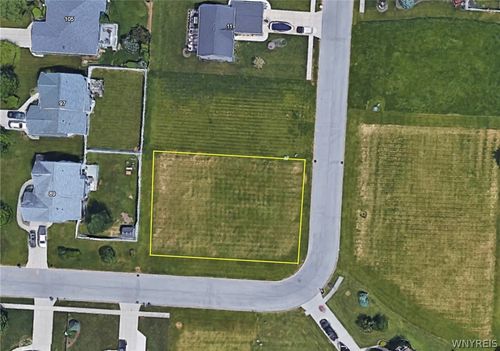 27 Desales Cir, Lockport, NY, 14094-3339 | Card Image