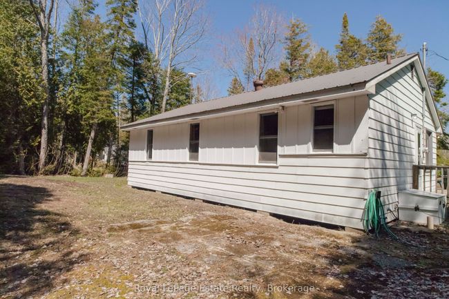 704 York Ave, House other with 3 bedrooms, 1 bathrooms and 6 parking in Sauble Beach ON | Image 38