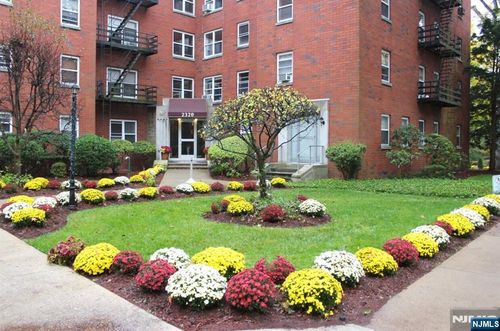 2320 Linwood Ave, Fort Lee, NJ, 07024-3861 | Card Image