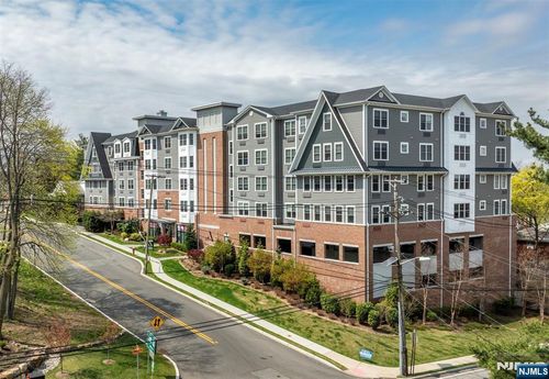 1685 Bergen Blvd, Fort Lee, NJ, 07024-2191 | Card Image