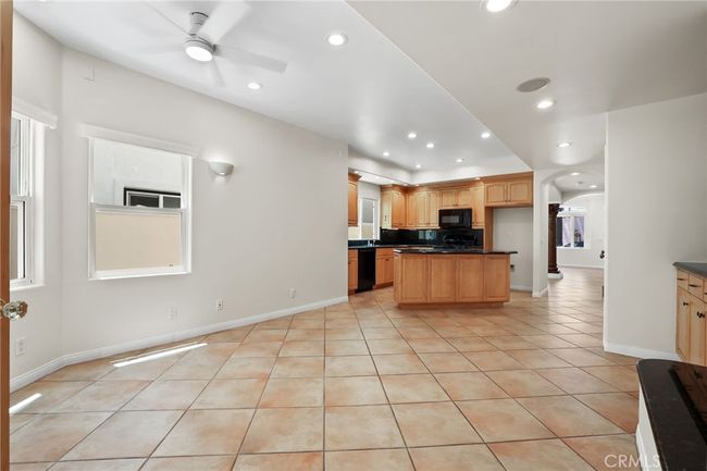 326 6 Th St, House other with 4 bedrooms, 5 bathrooms and 2 parking in Huntington Beach CA | Image 26