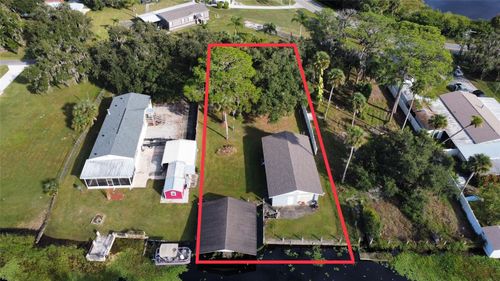 2064 Shady Ln, Geneva, FL, 32732-9338 | Card Image