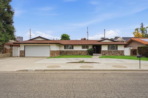 273 E Gannon Dr, Tulare, CA, 93274-1905 | Card Image