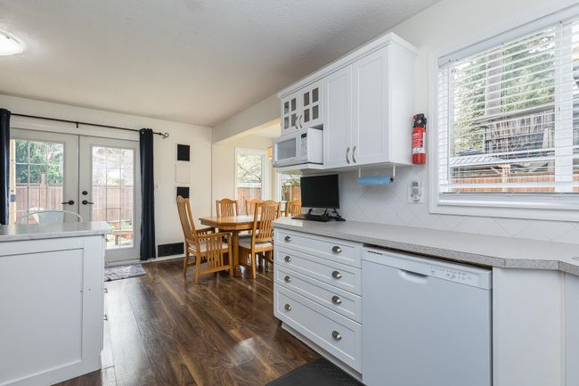 34780 Laburnum Avenue, House other with 3 bedrooms, 1 bathrooms and 3 parking in Abbotsford BC | Image 11