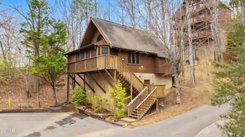 334 Greenwood Way, Pigeon Forge, TN, 37863-6206 | Card Image